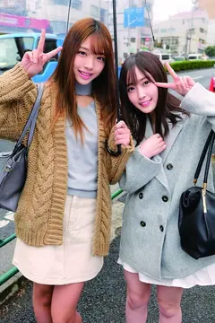 ラブラブカップル同士が互いのパートナーを交換するスワッピングゲームに挑戦！！相手の彼女&彼氏をより多くイカせたら賞金100万円！？ゆず(20)&たかし(22)VSもあ(21)&けんた(21)男を狂わせる拘束スイートルーム！？初めてのハーレム痴女プレイでM男くんいじめ！身動きできないデカチンをヌいてヌいてイカせまくる！ひまり(21)大学生&みづき(21)大学生の5番目のサンプル画像