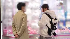 マジ軟派、初撮。 1671 UFOキャッチャーでぬいぐるみを取ってあげたらホイホイとホテルまで付いてきてしまったイマドキ女子を性態調査！「小さいから自信なくて…」と控えめな胸を気にする様にキュン死！のサムネイル画像