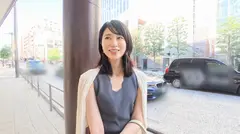 マジ軟派、初撮。 2129 OLといえばスラックスと尻を体現するスレンダー美人お姉さんを発見し、いつもより尻多めでバック！恥ずかしそうに口に手をあてて喘ぐ立ちバックは間違いなく抜ける！！のサムネイル画像