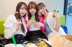 マッチングアプリで出会った女子大生が同じサークルの激カワビッチ女友達2人を連れてプチ合コン開催！ノリノリでそのままホテルへ行っちゃうエロ女神！1人の男を3人で弄んで限界突破の大量中出し！！の4番目のサンプル画像