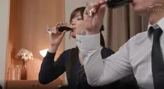 あざと可愛い女子と相部屋宿泊 出張先で既婚者上司をぶりっこ痴女 奏音かのんのサムネイル画像