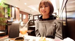 痴女化素人100％ セフレにフラれて間もない小麦肌ギャルがナヨ系男子の自宅でオナホを見つけて爆笑しながら悪ノリちんちん弄り あや　22歳 Dカップのサムネイル画像