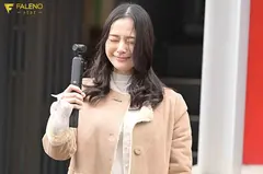 「いまから私とキスしてみませんか？」吉高寧々がいきなり素人さんを逆ナンパ！街中でキス 30 秒で勃起したら合格、さらにお部屋で言葉責め手コキに耐えられたらご褒美SEXあげちゃいます。 吉高寧々の5番目のサンプル画像