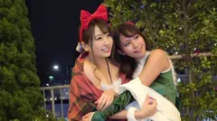 大きなリボンのミニスカサンタを路上ナンパ！放尿シーンまで撮られちゃう激カワ娘の潮吹きま〇こをデカマラでハメ倒すｗのサムネイル画像