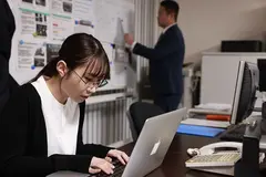 会社で嫌われている地味な先輩とのSEXがドストライクすぎて…【出演】五十嵐清華のサムネイル画像