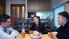 コタツの中で蒸れた股間を夫以外の男にくちゅくちゅと弄られこっそり欲情する美熟女 3の14番目のサンプル画像