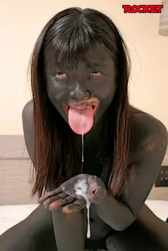 ROCKET17周年記念ユーザーリクエスト祭り 絵画や銅像 『背景』になりすましたボディぺイント痴女に襲われるホテル 友田彩也香 わか菜ほの 海野いくらの6番目の作品シーン