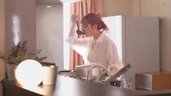 【夏といえば水着！SODstar全員ビキニ祭】終電逃したフェス帰りギャルを泊めてあげたら「お礼はカラダで♪」と夜から朝まで何度もヌキまくってくれた！ 小倉由菜の15番目のサンプル画像