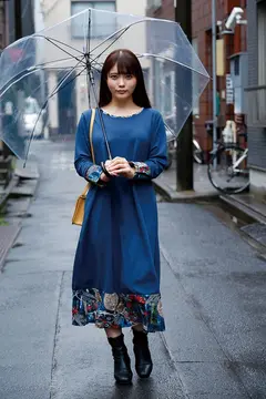 昼間は司書、夜はオジサンのいいなりセフレちゃん！！ 美澄玲衣のサムネイル画像