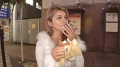 【浅草×黒ギャル×童貞殺し】街で見つけた 伝説の100人斬り ギャルをナンパ成功！？最初は普通の女の子っぽい仕草に油断したら地獄wwベッドでは豹変、腰振り爆速&潮吹き連発の最強痴女モード突入！！ マジ軟派、初撮。 2217のサムネイル画像