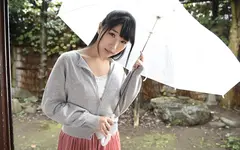 【VR】スカートの中でイタズラ&声ガマン性交…でもお留守番中に生はマズくない? 永井みひなのサムネイル画像