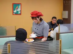 サイレント 声の出せない状況で...、誰にもバレないように射精させてくる小悪魔密着囁きお姉さん。 唯井まひろの7番目のサンプル画像