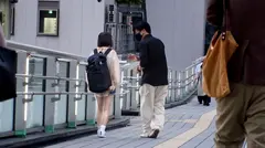 マジ軟派、初撮。 1860 彼氏を地元に残し上京した現役JDを渋谷でナンパ！純粋なのは見かけだけ？テニサーの先輩と3P浮気SEXをするドスケベ娘！超敏感マ●コを突かれて中イキ連発！のサムネイル画像