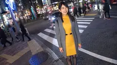 マジ軟派、初撮。 1459 真冬の恵比寿に舞い降りた！顔も体も超弩級のイベコン美女を突撃ナンパ！「エッチなことはダメ」と言いつつパイパンマ●コはぐしょ濡れ必死♪大好きなバックでガンガン奥まで突かれまくって、美巨乳揺らして悶えイク！のサムネイル画像