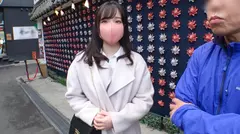 マジ軟派、初撮。 1922 【イキすぎる巫女バイト娘】浅草でナンパした大人しそうな清楚娘！超がつくほどビンカンで電マを当てられる度に絶叫して絶頂！おまけに潮吹きも！？楽しくなちゃった男優に攻められまくって困惑の連続イキ！膣奥突かれてさらにイキまくり！もはや心配になるレベル…のサムネイル画像