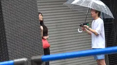 マジ軟派、初撮。 2007 タイトなワンピースを着こなすアパレルお姉さん!カラオケであっさりキスを許す欲求不満ぶりからホテルインして即SEX!性欲を持て余したスケベな身体を震わせ「それ好き…それ好きッ…!」と片っ端から感じまくり!のサムネイル画像