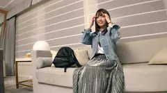 【開運おっぱい】22歳【宝乳Gカップ】ゆうきちゃん参上！そんな彼女応募理由は『春から社会人なので卒業記念に…』旅行感覚でAV出演！実は男優のデカチン目当てで応募してきた変態ちゃん！【国宝級のおっぱい】を見せ付けエロ挑発！乳首でイケる敏感BODYにオイルで感度増し増し！卒業記念にハメをもっとハメる美少女のSEX見逃すな！のサムネイル画像