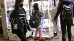 マジ軟派、初撮。 1558 新宿で映えスポットを提供していたら引っかかったのは天真爛漫な美少女！グイグイ来られると弱い性格？流されSEXでイキまくり！のサムネイル画像