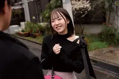 十年ぶりに再会した清楚だった同級生は色気漂う淫乱女に変貌していた！ 西元めいさのサムネイル画像