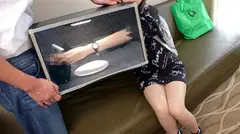 マジ軟派、初撮。 1415 箱の中身当てゲームでいつの間にかち○ぽを握らされていたけど満更でもなさそうな反応…！？そのまま優しくキスをして甘い雰囲気に持ち込みむとセックスまで許してしまうピュアな専門学生wwのサムネイル画像