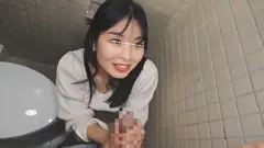 公衆便所のエロい落書きに電話をしたら隣の個室から通知音が鳴って…まさかの痴女登場！？されるがまま！喰いしゃぶられ最後は生ハメ搾精！！！の11番目のサンプル画像