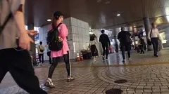 マジ軟派、初撮。 1533 新宿で奇跡を起こせ！？マジックでナンパした美少女をチ●ポさばきでメロメロにさせちゃう♪連続テクでタネも仕掛けもなく彼女をスレンダーボディが跳ねまくりでイキまくり～wwwのサムネイル画像