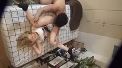 百戦錬磨のナンパ師のヤリ部屋で、連れ込みSEX隠し撮り 203 人の家でオナニーして発情！自ら襲い掛かってくるドスケベ金髪白ギャル！激ピストンでアヘアヘ感じまくる淫乱っぷり！神がかった美脚&美尻を隠しカメラでばっちり盗撮！の4番目のサンプル画像