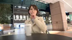 【性欲強めなキス魔！？】超有名広告代理店S(○○TVとか動画配信サイトもやっている)で働いているキャリアウーマンが性のはけ口として出演！普段は真面目に働く女性がこんなにも痴態をさらけ出す！ショートカットでスタイルがあまりにも良すぎる！美尻で美乳なショートカットの変態女子が好きならば、超ど真ん中火の玉ストレート！セックスに夢中になりすぎて汗がとまらん！気持ち良くなることに飢えていた！後半は自分の気持ち良いことしか考えず、無心に腰を振り続ける変態キャリアウーマン。働く女性の裏の姿は、抜き率200%！ 【初撮り】ネットでAV応募→AV体験撮影 2195の4番目のサンプル画像