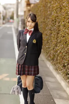 ひかる&めい マジックミラー号で2人仲良くおっぱいもみもみインタビューのサムネイル画像