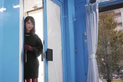 れいこ(29) 2歳のお子さんがいるセレブ人妻 マジックミラー号 乳首マッサージで乳首イキ！のサムネイル画像