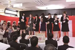 SOD七福女子社員にぶっかけごっくん福マ○コ大乱交 初射精特濃ザーメン新年会 2017のサムネイル画像
