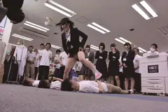 セクハラ大乱交 社内体力測定 SOD女子社員達の体力は発射させたザーメンの数で決まる事になりました！！のサムネイル画像