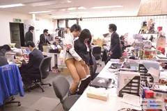 SOD宣伝部 入社2年目 浅野えみ AV出演(デビュー)一周年記念作品 SOD社内｢業務中ずーっとセックス｣50挿入20発射ファン感謝祭＋AVデビューから現在までの6SEX入りベスト総集編の10番目のサンプル画像