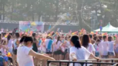 ファ●ファ●スプラッシュナンパ！ パリピの集まるずぶ濡れフェス！ノリよく過ごせばギャルと飲める！車で送るよとホテルに連れ込めば…その後は水着でツイスター！？ヤリマンギャルと浮気初心者、大学生2人組は互いのSEXに興味津々の巻【4P乱交】のサムネイル画像