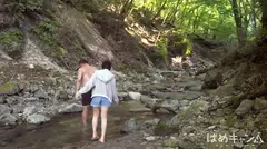 【美少女をガチキャンプ場で激ハメ！】外で放尿中に凸！「え？え？」と困惑しながらもしっかり濡れてるエロ娘！！エロスイッチが入ったら止められない。サウナテントで汁だくSEX！ミニマム娘の狭マンに容赦なくチ●ポぶっ込み！！イっても止まらないピストンに潮大量スプラッシュ！！！のサムネイル画像