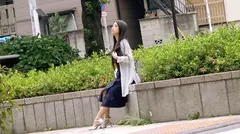 【枕の女神】26歳【保険外交員】さとみちゃん参上！枕営業で全国契約本数トップの成績を叩き出す彼女の応募理由は『AVに興味とエッチのスキルアップ？♪』社内でも有名で付けられたアダ名は【枕のさとみ】脱げば【美の女神】スタイル抜群！『営業の基本はお口の上手さょ♪』で【凄フェラテク】『本当は成績なんて関係ないの…ただSEXが好きなのょ♪』研ぎ澄まされた【敏感BODY】エロの女神はイクまくり【神的アクメ連発】最高にエロい保険外交員！ヤリたい方はまずは契約を！尚、SEX中の事故は保険適用外ですwのサムネイル画像