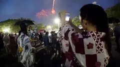 花火大会ナンパ 08 花火大会帰りの浴衣お姉様2人組をGET！先輩が一緒だからと安心しきった後輩ちゃん！はだけた浴衣姿がたまらない！のサムネイル画像