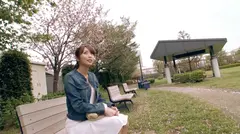 桐谷○玲に似てると言われる新卒22歳の建設会社勤務りほちゃん参上！応募理由は「ゴリゴリのAV男優さんとエッチしたくて♪」彼氏はいるけど男優とSEXしたい！？「AV見てオナニーします(恥)」それではオナニー見せてくれたら男優とSEXさせてあげますよ！で恥じらいながらもオナニー御披露！念願の男優とSEX！駅弁されて激イキ状態！「こんな体位初めて〜〜♪」楽しそうですね！のサムネイル画像