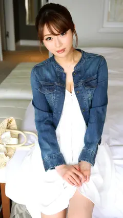 桐谷○玲に似てると言われる新卒22歳の建設会社勤務りほちゃん参上！応募理由は「ゴリゴリのAV男優さんとエッチしたくて♪」彼氏はいるけど男優とSEXしたい！？「AV見てオナニーします(恥)」それではオナニー見せてくれたら男優とSEXさせてあげますよ！で恥じらいながらもオナニー御披露！念願の男優とSEX！駅弁されて激イキ状態！「こんな体位初めて〜〜♪」楽しそうですね！の18番目のサンプル画像