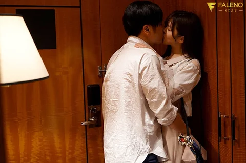 体液で交感する絶え間ない官能セックス 夏木りんのサムネイル画像