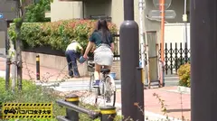 【ド変態★保育士志望】「同級生は、ほぼセフレ♪」経験人数は3桁！！⇒『セックスは宝探し』ヤリ捨ててきた男たちis「ガラクタ」(汗 そんな彼女が選ぶ歴代No.1セックスとは…⇒巨根男優を召喚！！涎ダラダラがっつりイラマ！！指4本入れてマ●コをほぐす！！オシャブリちゅうちゅうエビ反り絶叫爆イキ潮噴射×5発！！！と衝撃エロ映像の連続！の巻！：私立パコパコ女子大学 女子大生とトラックテントで即ハメ旅 Report.056の20番目のサンプル画像