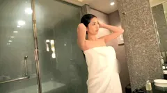 某ファミレスチェーンで働く巨乳&スタイル抜群な24歳えりかちゃん参上！応募理由は「彼氏もいないし、仕事のストレスと刺激を求めて…」こんなに可愛いのに男に困ってるとは！それはさておき、やはり裸になるのは恥ずかしいらしく、お顔真っ赤でド緊張！しかしカラダは正直で恥ずかしがりながらも大量潮吹き&イキまくり！「AVってこんなに激しいんですか？」普通な方ですけど？「イイかもしれません…(照)」の11番目のサンプル画像