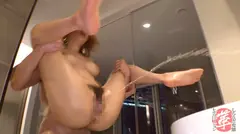 天まで届く大量潮吹き19回！？漏れギャルまおちゃんに革命を。イク度放出される潮！巨乳揺らし快感上限突破！！生チ●コもディルドも平等にイラマチオ！潮も涎ダラダラのぐしょ濡れセックスでオーガズム累積大爆発wwwの17番目のサンプル画像