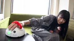 マジ軟派、初撮。 1404 嘘発見器で女子大生の性事情を暴く！清純派と見せ掛けて炙り出された本性は性に奔放な一面…パンティーをぐっしょり濡らして敏感ボディを震わせながらイきまくる！！のサムネイル画像