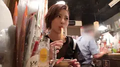 マジ軟派、初撮。 1379 おま○こから溢れ出る圧巻のハメ潮は必見！！！三茶で一人呑みしていたギャルは飲兵衛でヤリマンな上に超絶潮吹き体質の性欲モンスター！！！のサムネイル画像