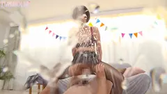 『巨乳ママさんが感度爆上げマッサージを体験するとどうなっちゃう！？』スレンダー巨乳なママさんを絶頂促進マッサージで潮吹き開発！→さらにデカちんハメで絶頂噴射が止まらない！だらしない無限大潮吹きマ○コに濃厚精子を大量注入♪の9番目のサンプル画像