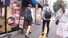 マジ軟派、初撮。 1414 渋谷のオフィス街でお昼休みのOLにチャレンジ！お昼休憩の短い時間でエッチはできるのか！？時短テクニックで戸惑いながらもイクとこイってますwwwのサムネイル画像