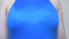 永野鈴 濡れてテカってピッタリ密着 神競泳水着 可愛い女子の競泳水着姿をじっとりと堪能！着替え盗撮から始まり貧乳から巨乳にパイパン、ハミ毛、ジョリワキ等のフェチ接写やローションソーププレイや競泳水着ぶっかけ等を完全着衣で楽しむAVのサムネイル画像