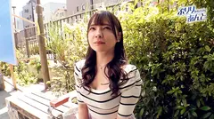 生イキ素人バイト娘中出し性交 みおさんのサムネイル画像