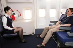 内緒でエグい接客してくれた美人CAをホテルに誘って生ハメしたら何度も求めるヤリマンだった VOL.6のサムネイル画像